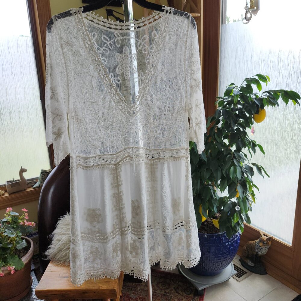 Gorgeous Coverup V Neck Floral Lace Panel Embroidered Sheer Mesh